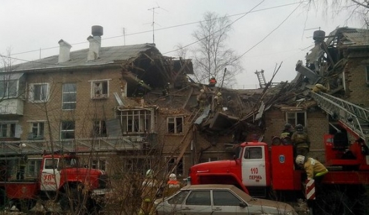 Сегодня в Перми в жилом доме прогремел взрыв, погиб человек (ВИДЕО, ФОТО)