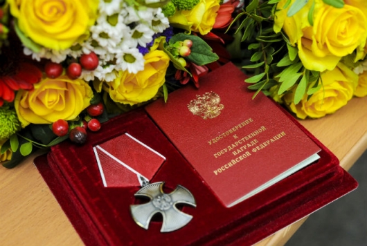 Губернатор вручил награды родным погибших в Грозном военнослужащих
